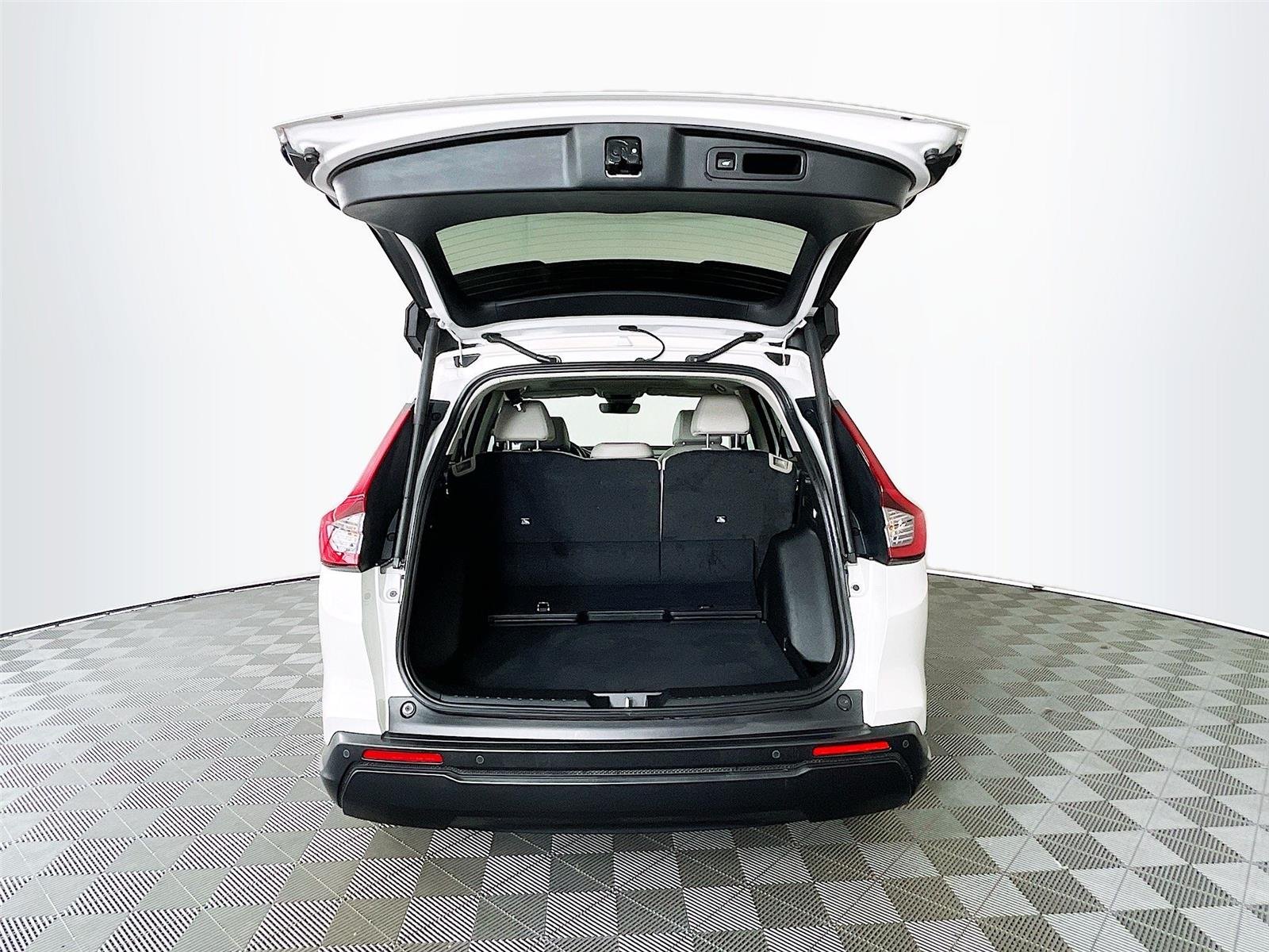 Used 2025 Platinum White Pearl Honda EX-L image 29