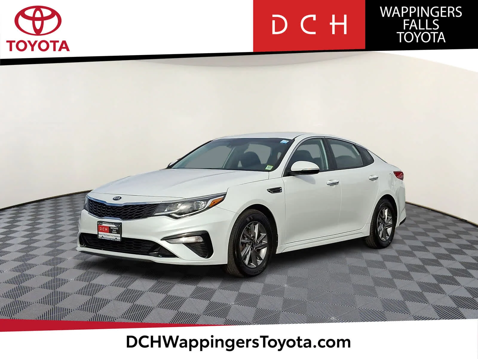 Used 2019 Snow White Pearl Kia LX image 1