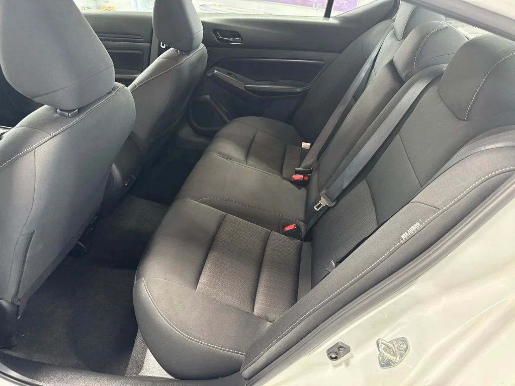 Used 2025 White Nissan 2.5 SV image 10