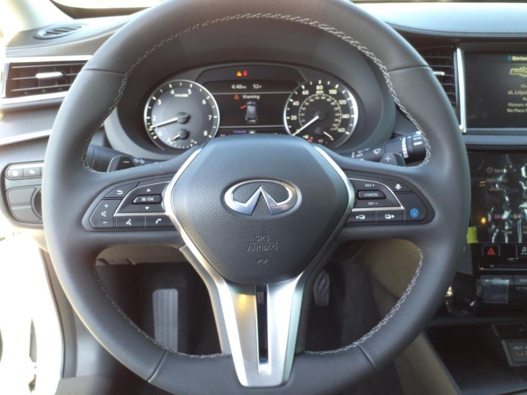 Used 2024 Radiant White INFINITI LUXE image 15