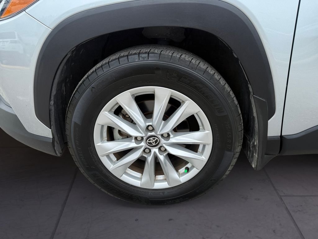 Used 2023 Silver Toyota LE image 9