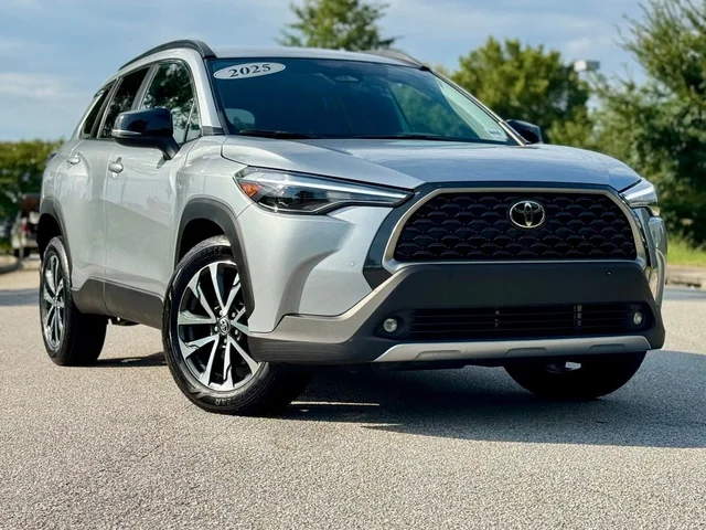 2025 Toyota Corolla Cross XLE