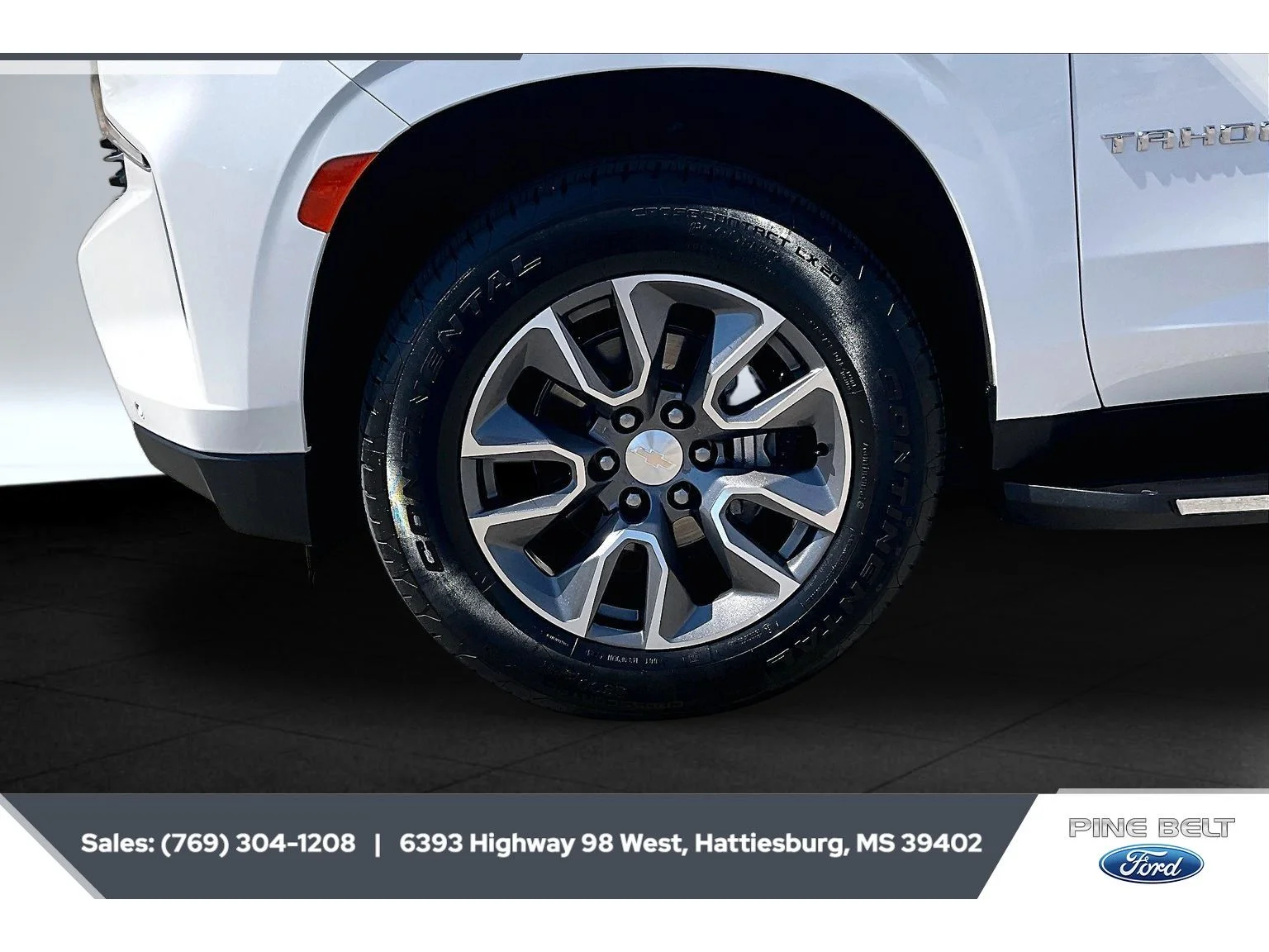 Certified Used 2022 Iridescent Pearl Tricoat Chevrolet LT image 7
