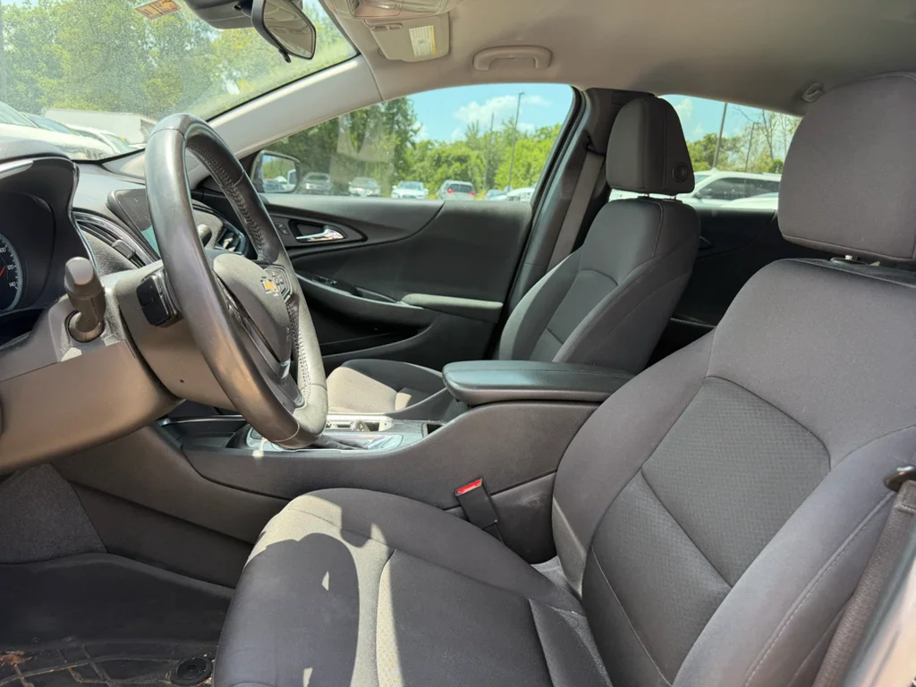 Used 2021 Mosaic Black Metallic Chevrolet LT image 10