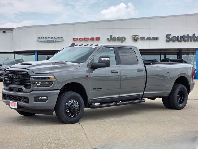 New 2026 Ceramic Gray Clear-Coat Exterior Paint RAM Laramie image 3
