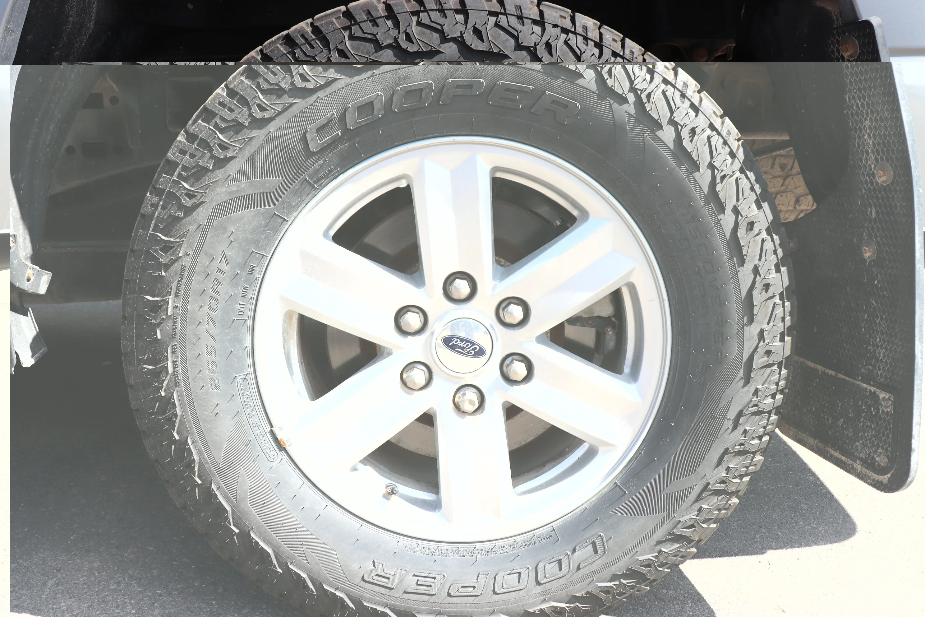 Used 2023 Silver Ford XLT image 7