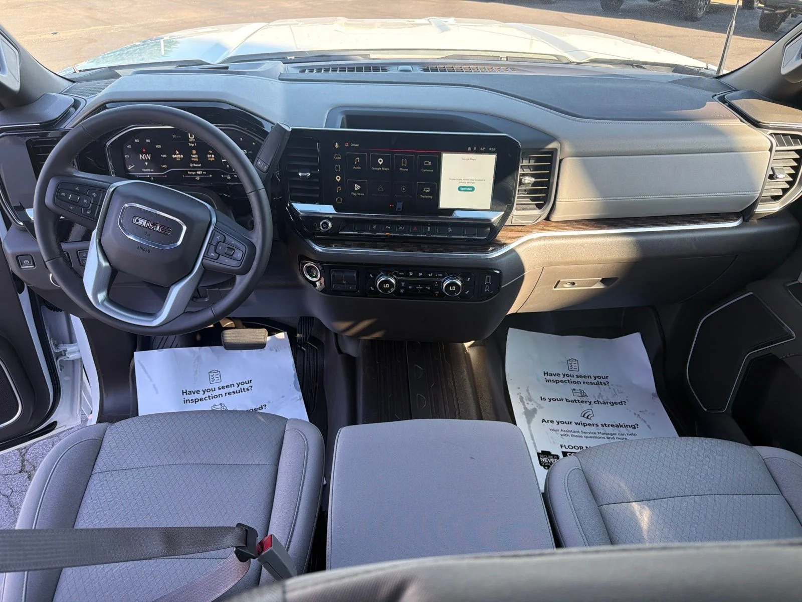 Used 2025 White GMC SLE image 26