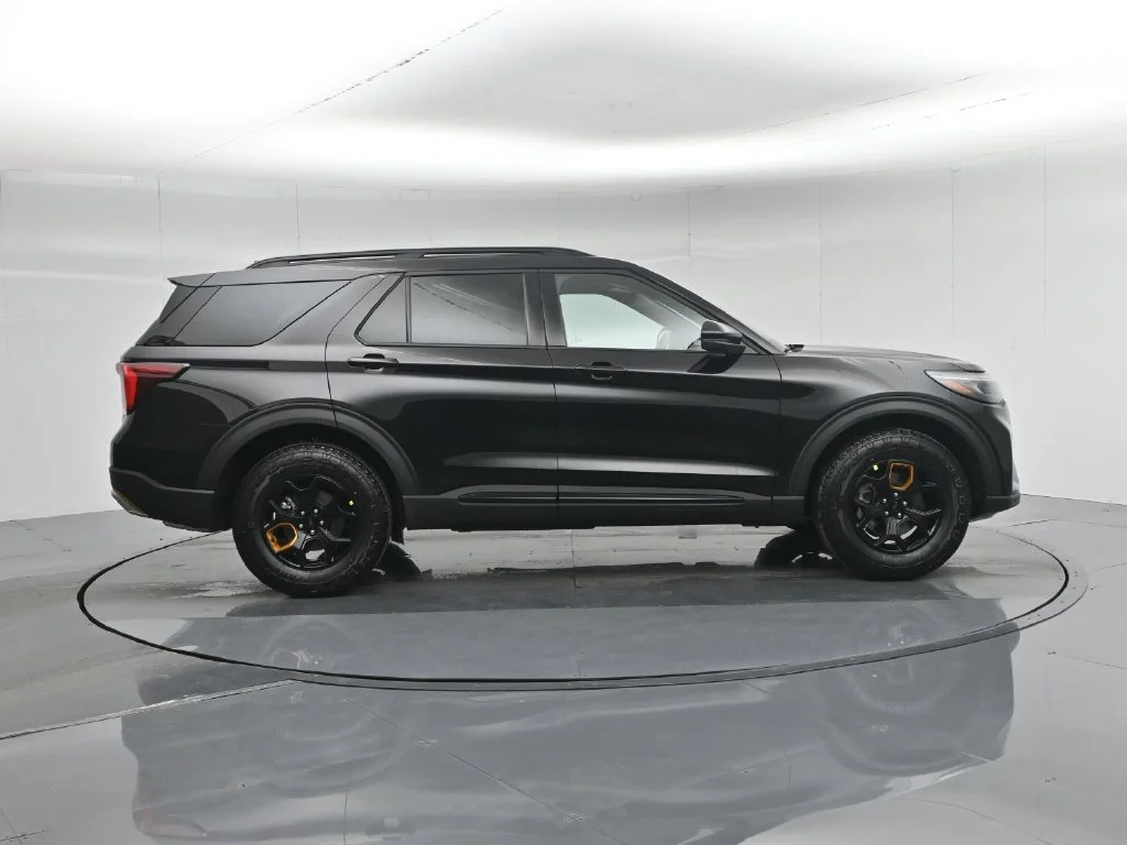 New 2026 Agate Black Metallic Ford Tremor image 28