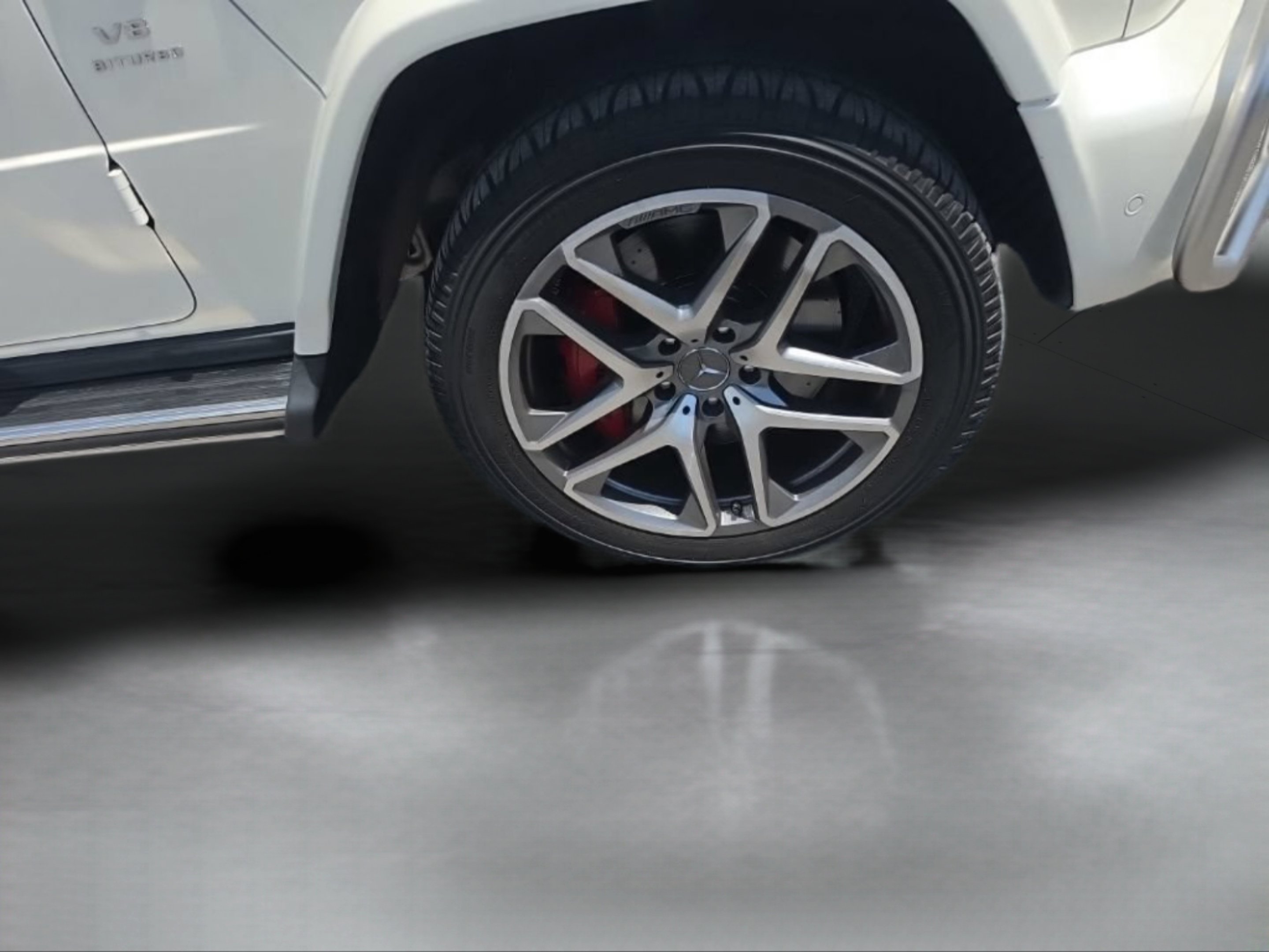 Used 2020 designo Diamond White Metallic Mercedes-Benz G 63 AMG® image 15