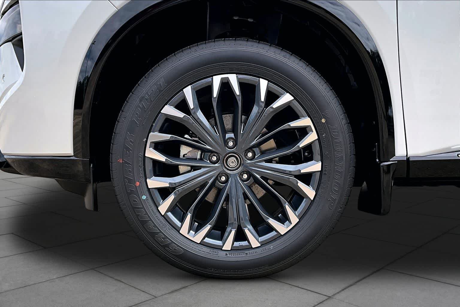 New 2026 Everest White Pearl TriCoat / Super Black Two-tone Nissan Platinum image 9