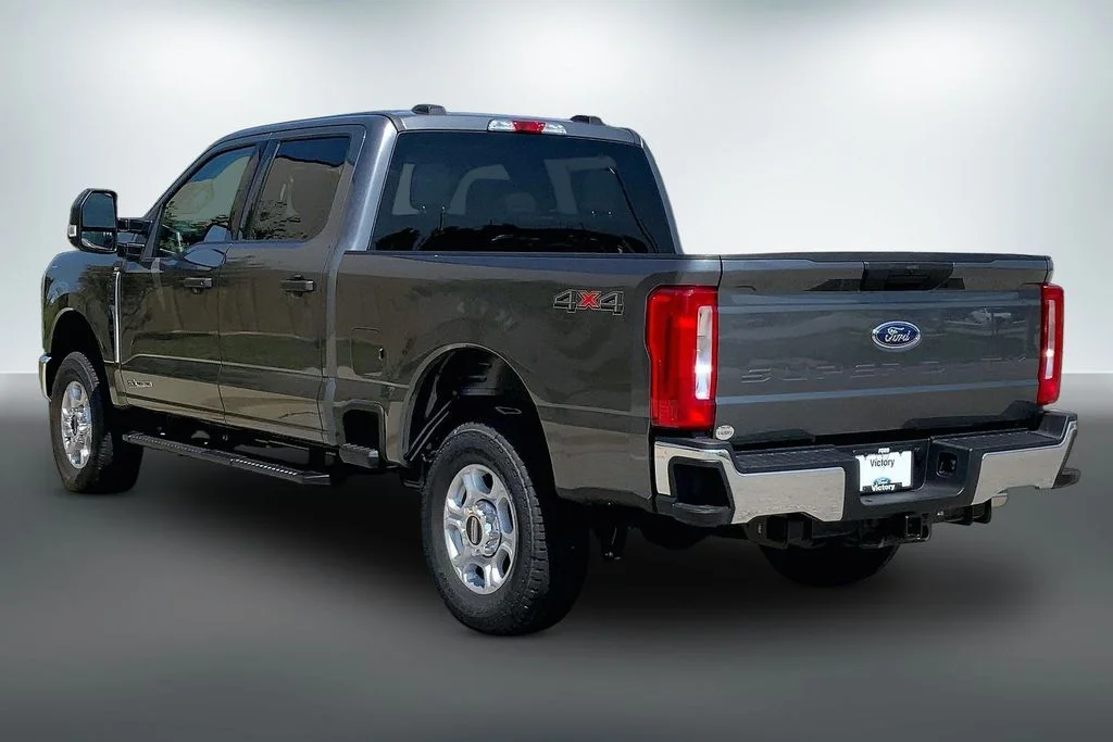 New 2026 Gray Ford XLT image 3