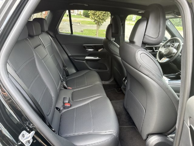 Used 2026 Black Mercedes-Benz GLC 300 image 16