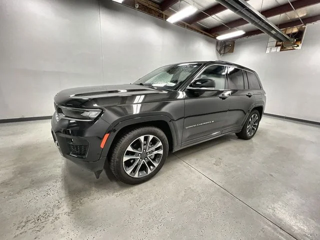 Used 2023 Brown Jeep Overland image 1