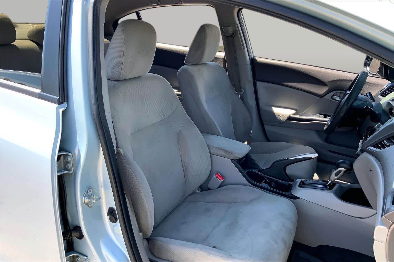 Used 2012 Alabaster Silver Metallic Honda LX image 7