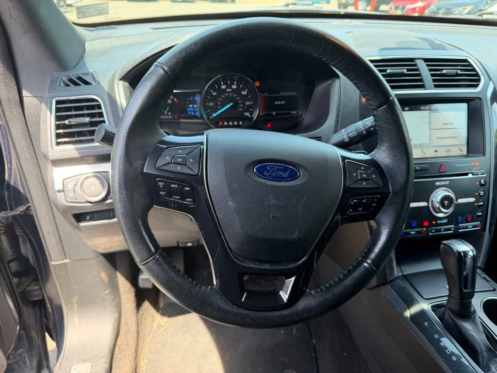 Used 2017 Blue Ford Limited image 15