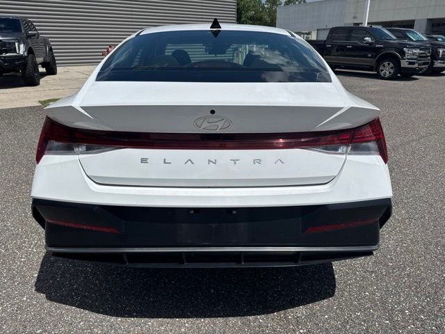 Certified Used 2025 White Hyundai SEL Convenience image 8