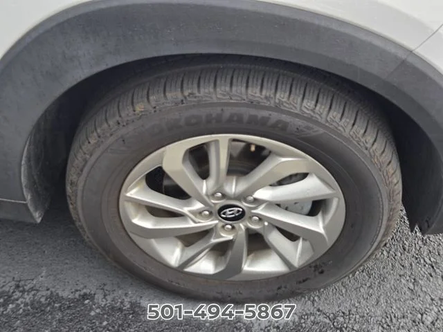 Used 2016 White Hyundai SE image 5