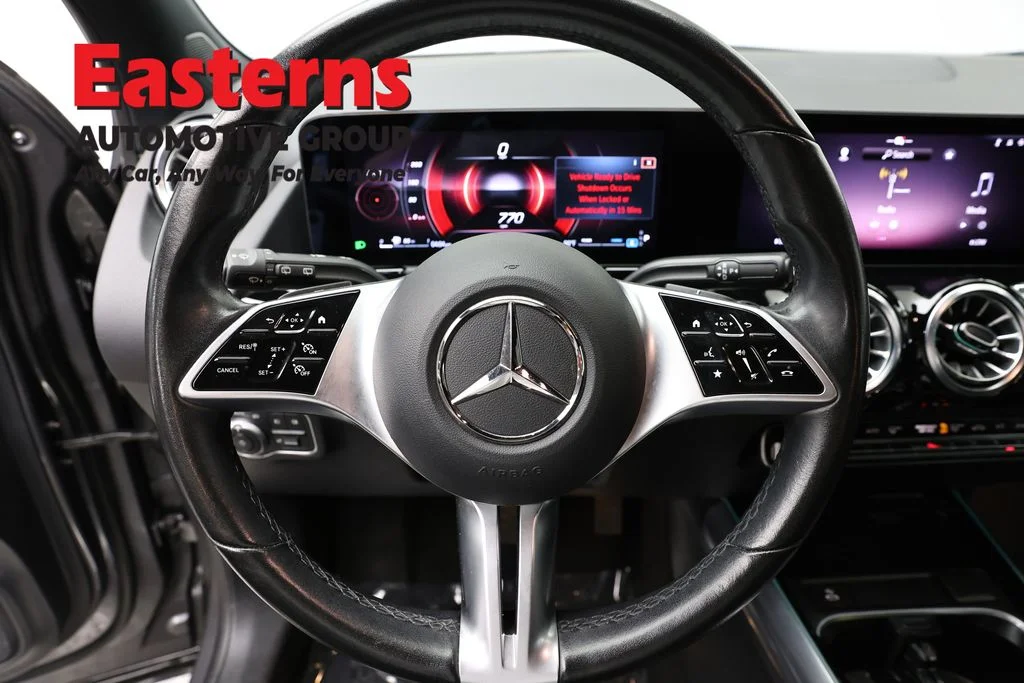 Used 2025 Gray Mercedes-Benz GLA 250 image 11