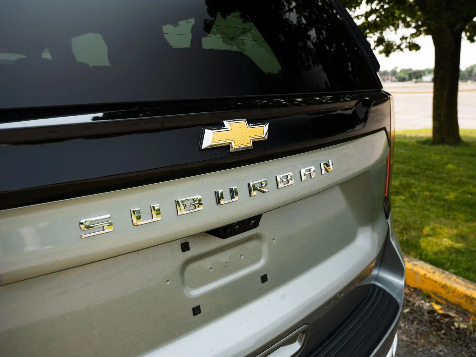 Used 2025 Sterling Gray Metallic Chevrolet High Country image 19