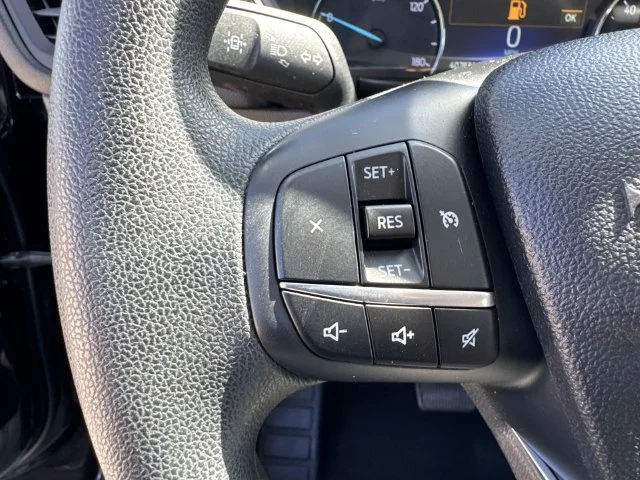Used 2022 Black Ford SE image 46