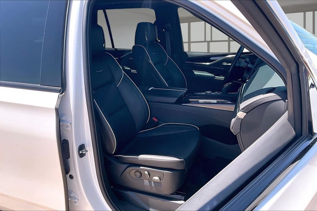 Used 2023 White Cadillac Sport image 7