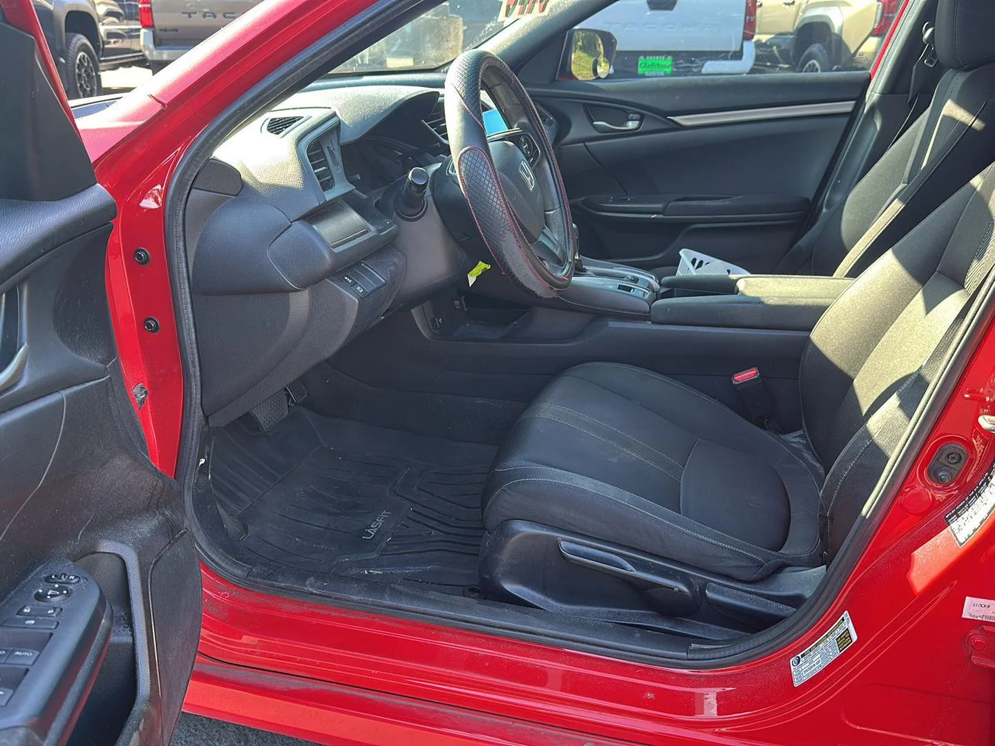 Used 2017 Rallye Red Honda LX image 8
