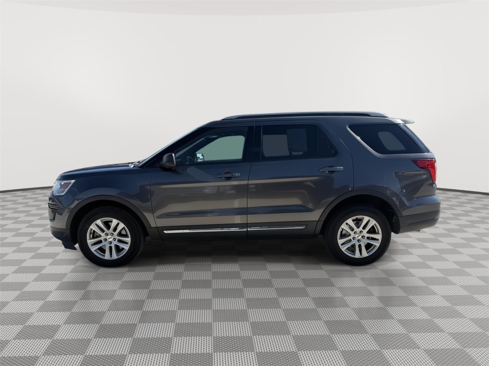 Used 2018 Magnetic Ford XLT image 4