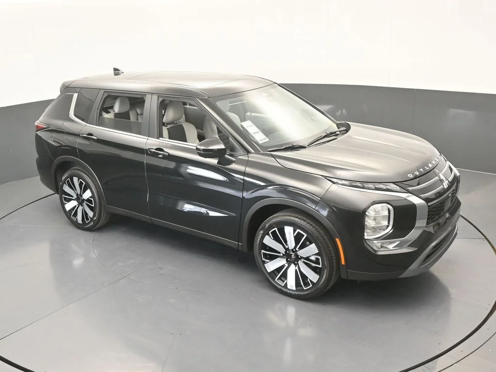 New 2026 Black Diamond Mitsubishi SE image 58