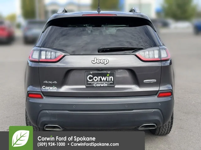 Used 2019 Granite Crystal Clearcoat Metallic Jeep Latitude Plus image 17