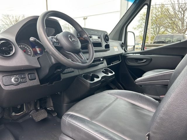 Used 2024 White Mercedes-Benz Cargo 170 WB image 14