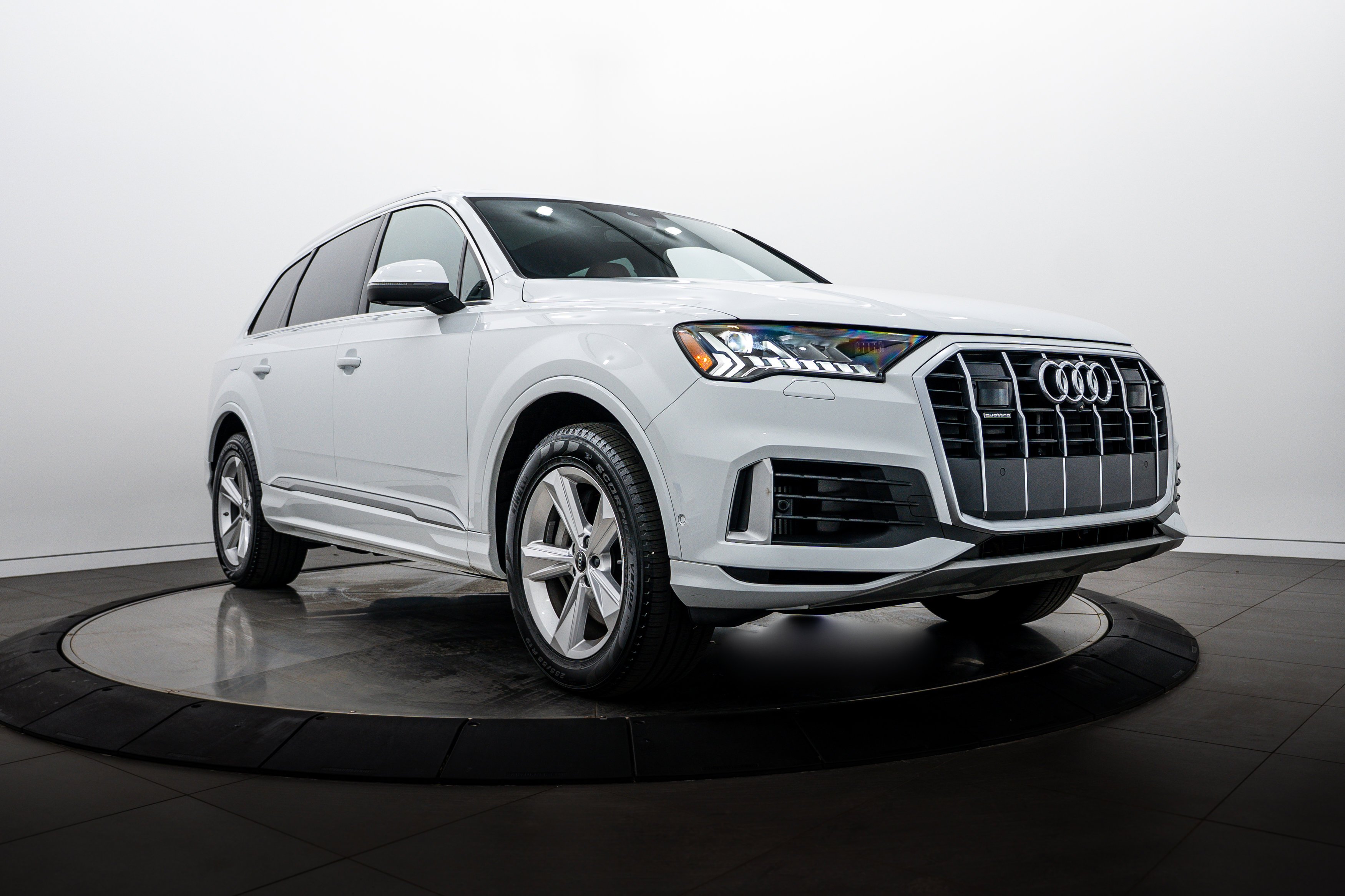 2023 Audi Q7 55 Premium quattro Tiptronic's photo