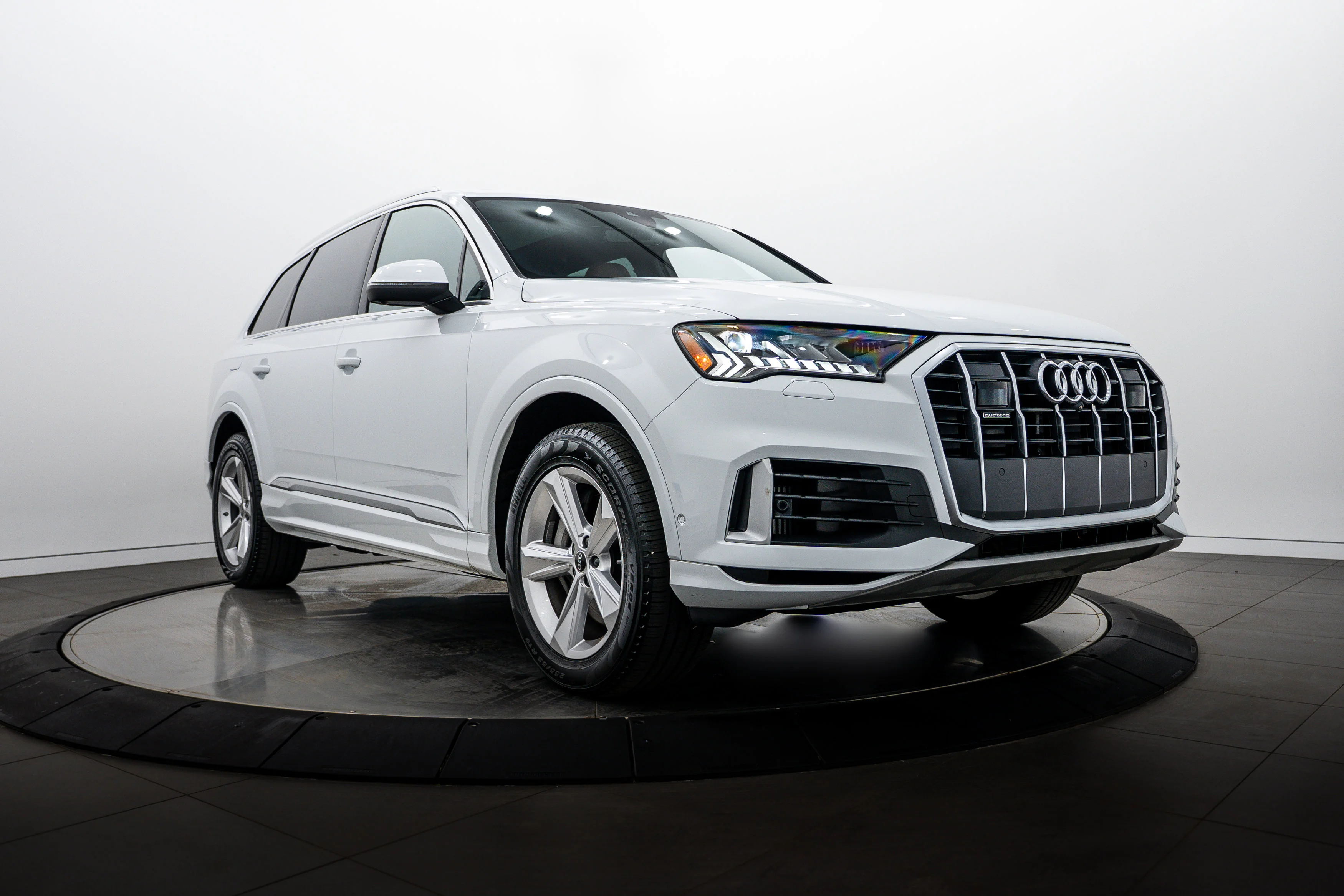 2023 Audi Q7 55 Premium quattro Tiptronic's photo