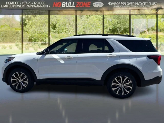 New 2026 Star White Metallic Tri-Coat Ford ST-Line image 26