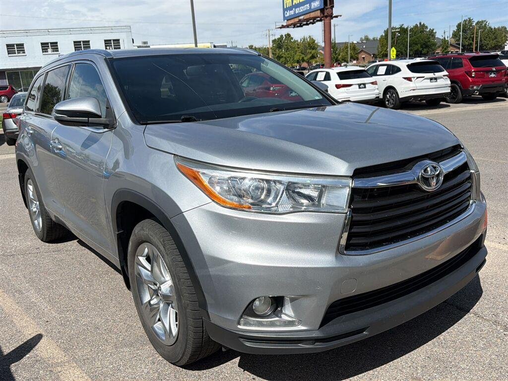 Used 2016 Silver Sky Metallic Toyota Limited image 1