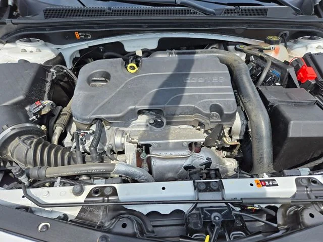Used 2022 White Chevrolet LT image 22