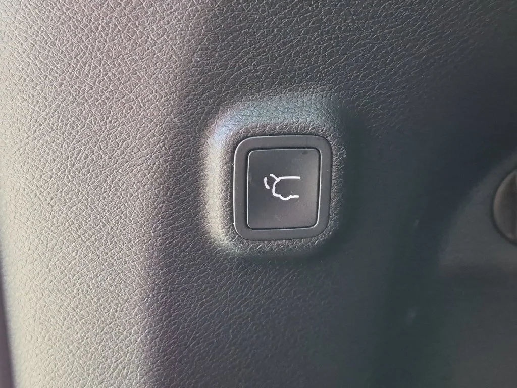 Used 2020 Silver Jeep Limited image 8