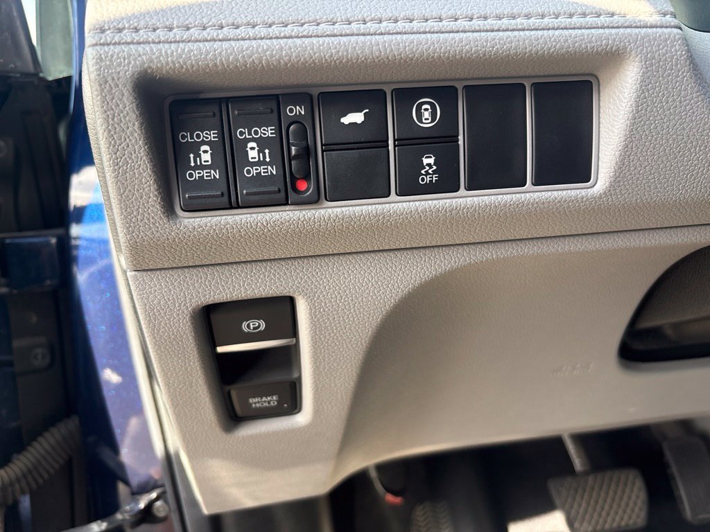 Used 2021 Blue Honda EX-L image 15