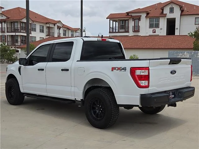 Used 2023 Oxford White Ford XL 4x4 SuperCrew Cab 5.5 ft. box 145 in. WB image 2