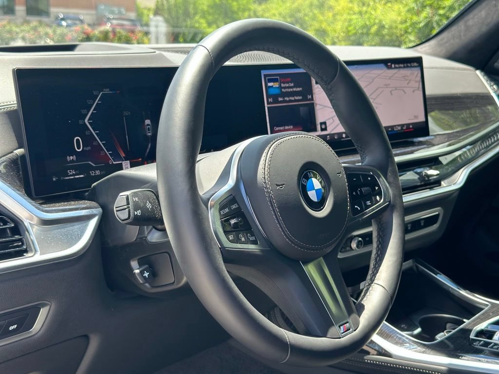 New 2026 Mineral White Metallic BMW xDrive40i image 18