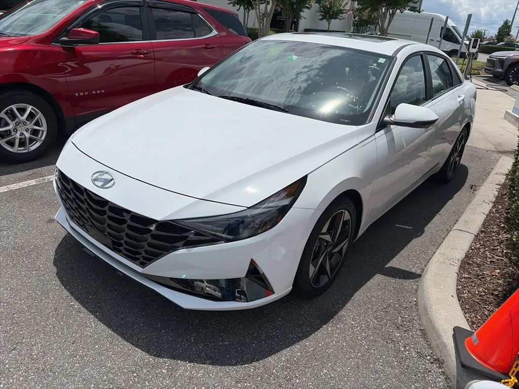 2022 Hyundai Elantra 1.6 HEV Limited DCT's photo