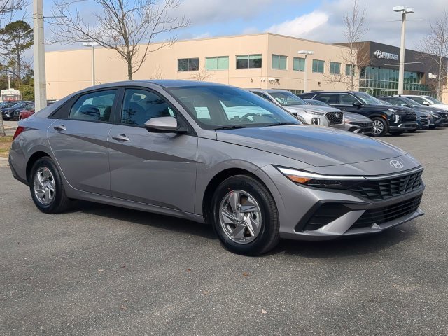 Used 2026 Silver Hyundai SE image 3