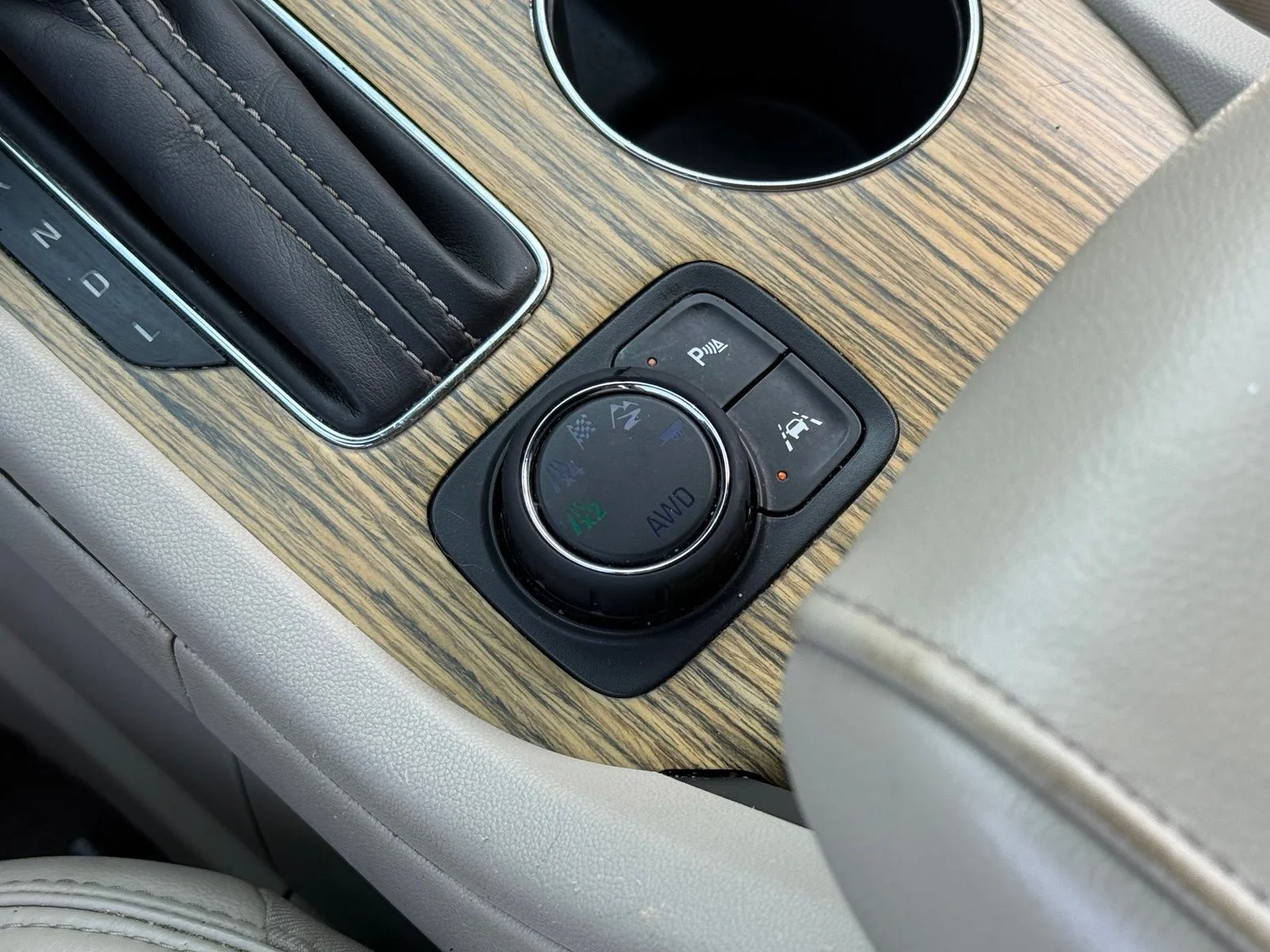 Used 2018 White GMC Denali image 21