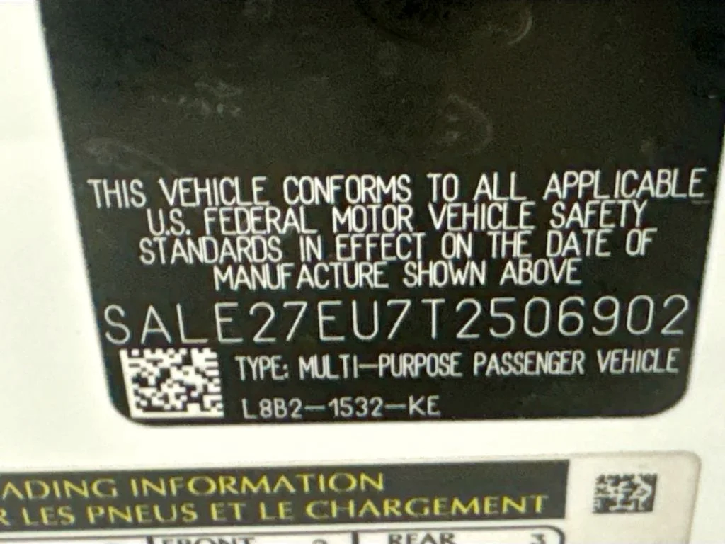New 2026 Fuji White Land Rover X-Dynamic SE image 31