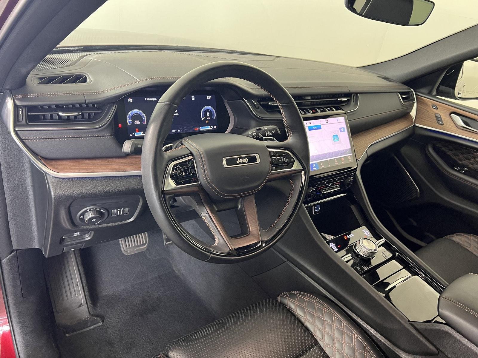 Used 2023 Velvet Red Pearlcoat Jeep Summit image 3