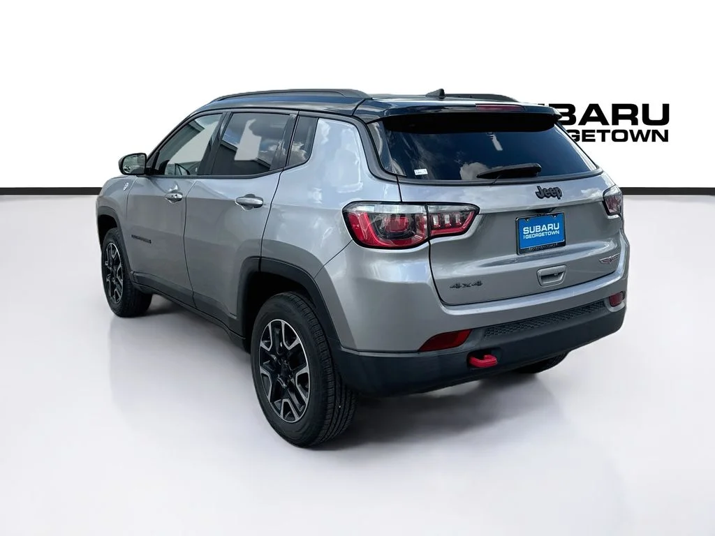 Used 2019 Silver Jeep Trailhawk image 5