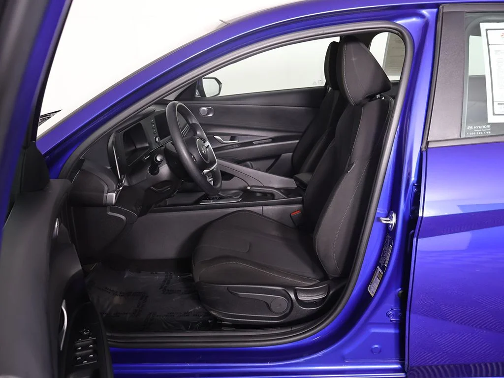 Used 2025 Blue Hyundai SE image 25