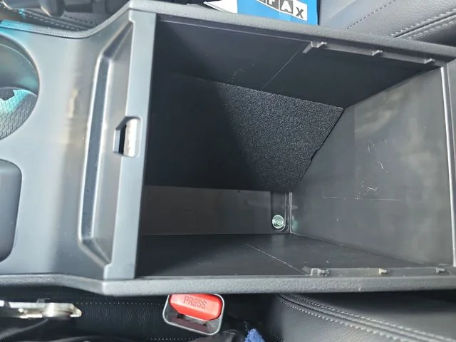 Used 2018 Blue Hyundai Limited image 37