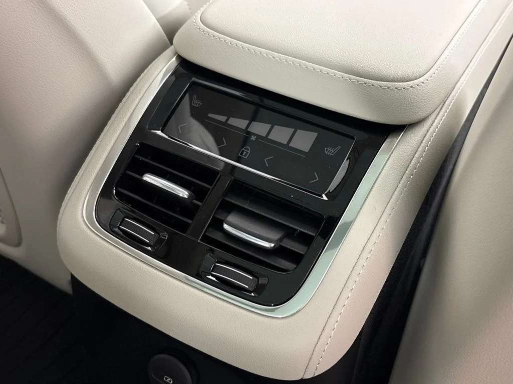 New 2026 Crystal White Volvo Ultra image 22