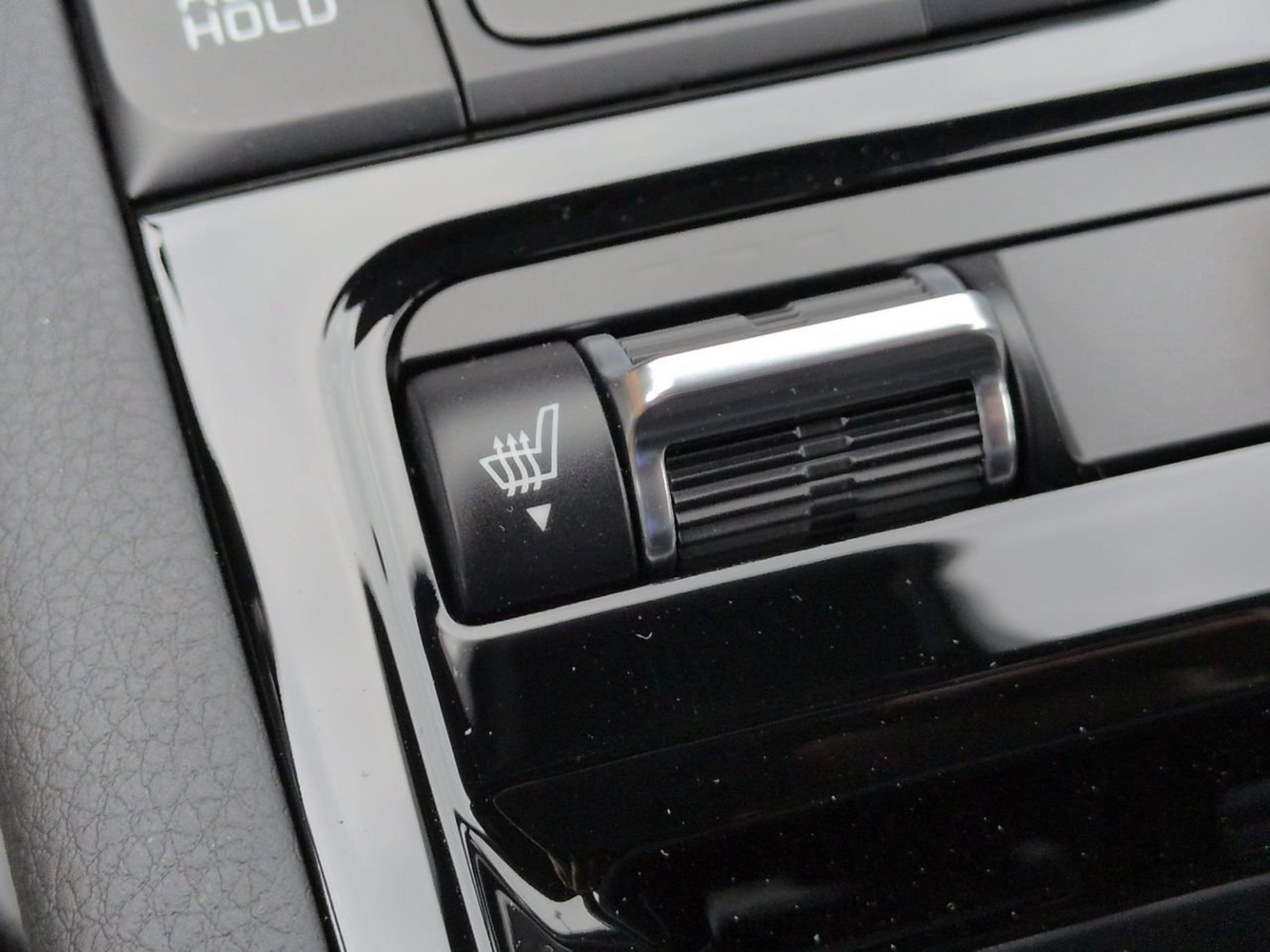 New 2026 Snow White Pearl Kia GT-Line FWD image 38