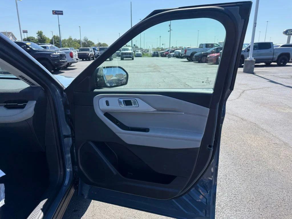 New 2026 Vapor Blue Metallic Ford Active image 57